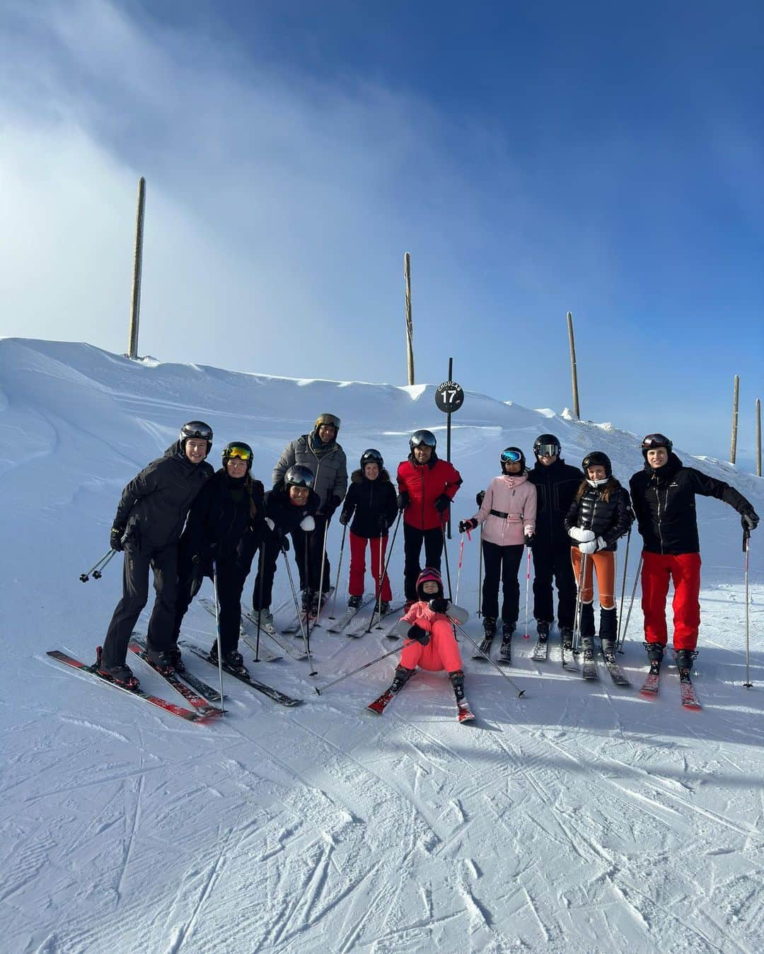 トニー・パーカーさんのインスタグラム写真 - (トニー・パーカーInstagram)「Happy new year ⛷️❄️ #ski #family #friends」1月8日 17時25分 - _tonyparker09