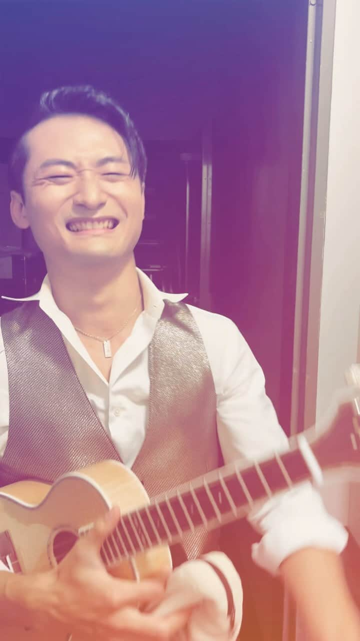 名渡山遼のインスタグラム：「B♭ 🎶  #ukulele #ウクレレ #名渡山遼 #ryonatoyama #DearOhana2024 #backstage」