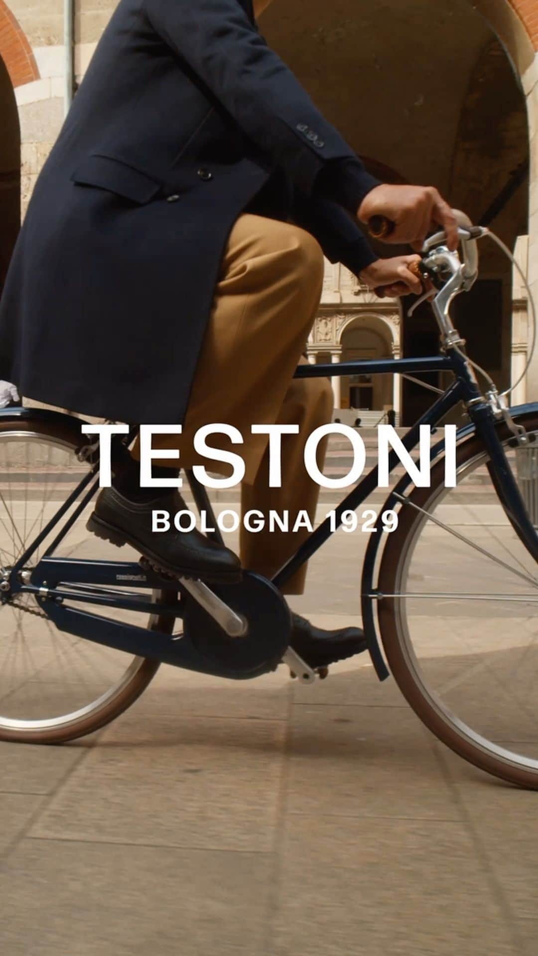 アテストーニのインスタグラム：「Vibe on vibe. Watch the video and get inspired by the refined craftsmanship and modern design of Testoni’s footwear. #Testoni」