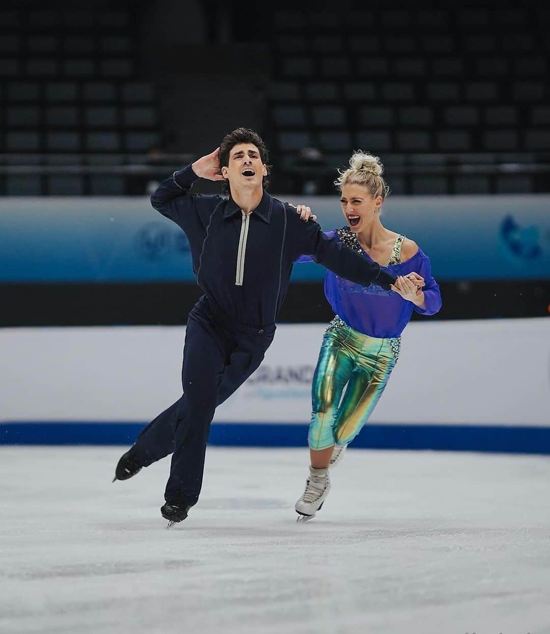 パイパー・ギレスさんのインスタグラム写真 - (パイパー・ギレスInstagram)「Hey Calgary are you ready for us?!? @skate_canada  - - 📸 @yanablumka_fs  #figureskating #icedance #iceskating #figureskatingphotography #skating #ctn24 #competition #letsgo」1月10日 23時38分 - pipergilles