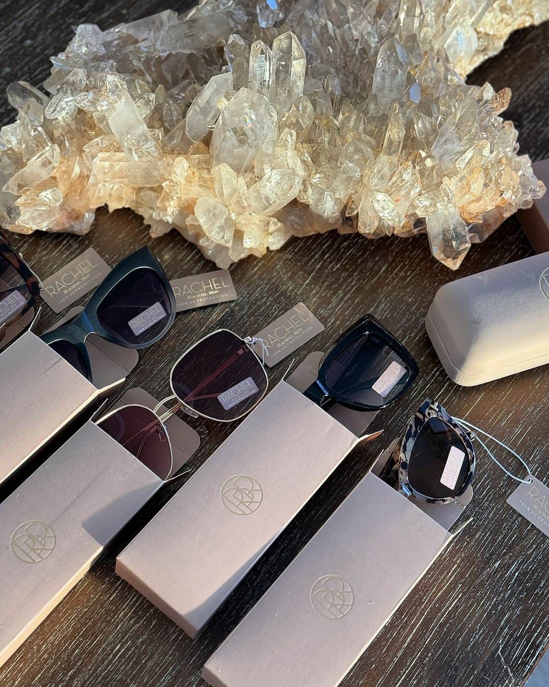 レイチェルロイのインスタグラム：「My new RRR Sunglasses are going in every holiday gift I’m giving this year!   + Chic  + Modern Shapes + Universally Flattering  + Affordable.. true luxury!   Available at @tjmaxx & @burlingtondeals   Happy Shopping & Happy Holidays!  #RachelRachelRoy #Sunglasses #GiftIdeas」