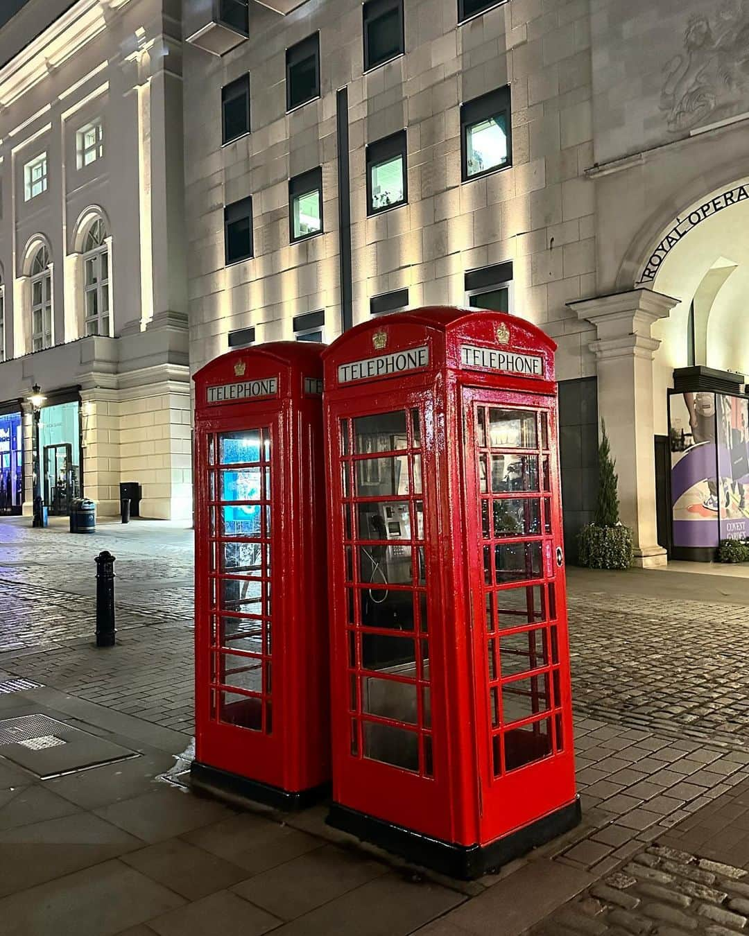 ペルニール・ブルームさんのインスタグラム写真 - (ペルニール・ブルームInstagram)「London mix, part 1 🇬🇧  Quick girls trip to the city with the best Christmas vibes 🎄🥹」12月19日 2時46分 - pernilleblume