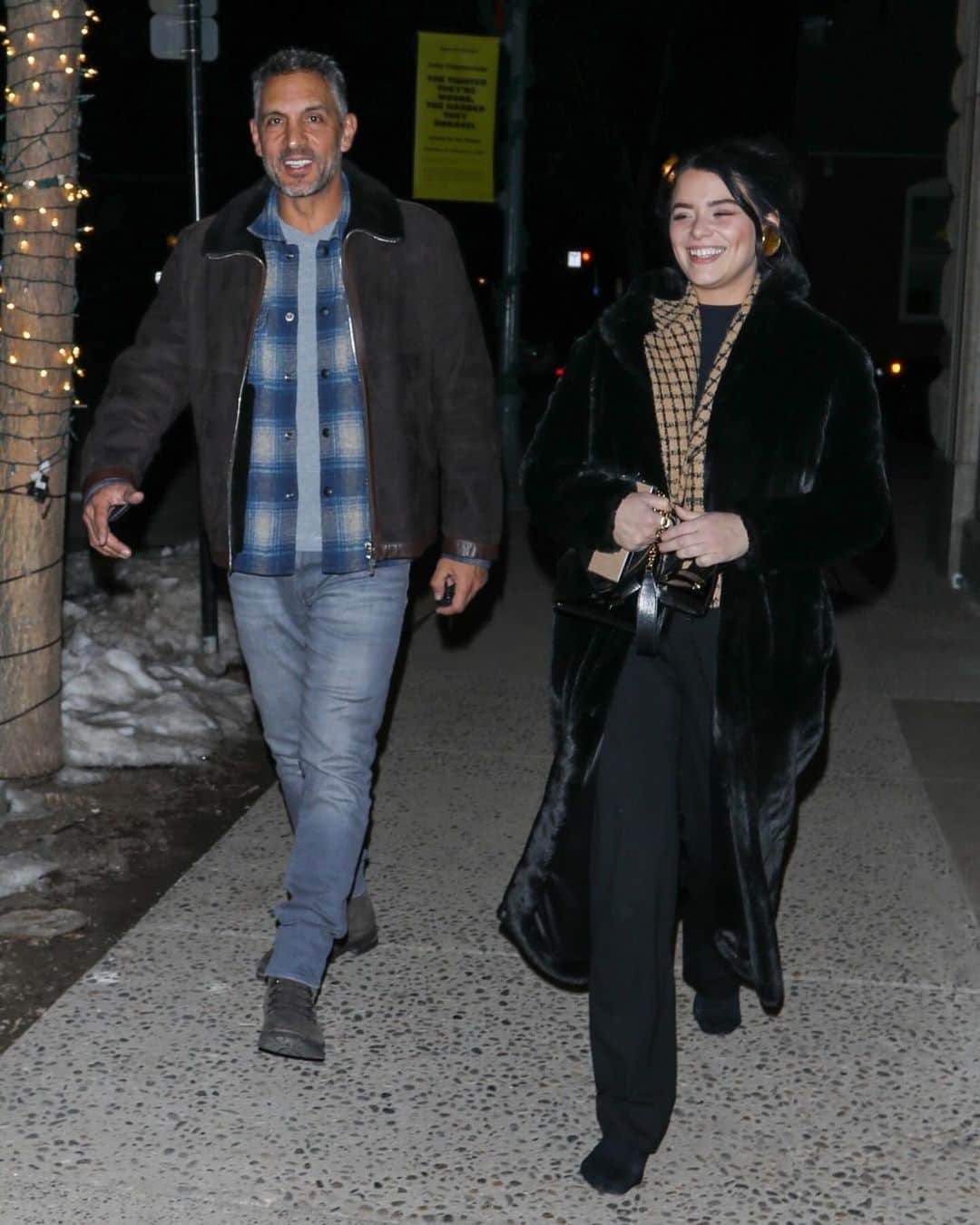 Just Jaredのインスタグラム：「Mauricio Umansky was all smiles while stepping out for dinner with 33-year-old influencer Alexandria Wolfe amid his separation from wife Kyle Richards. #MauricioUmansky #AlexandriaWolfe Photos: Backgrid」