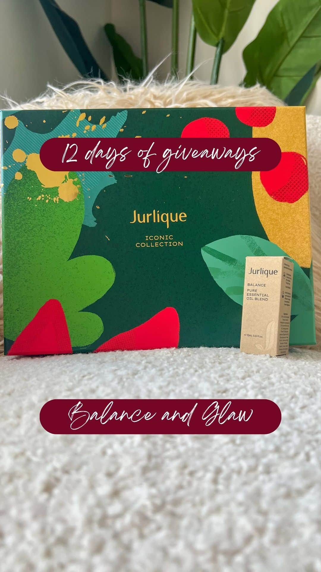 ジュリークのインスタグラム：「GIVEAWAY CLOSED. ready to win the ultimate balance & glow package? see below for how to enter 🥳  1️⃣ like this post  2️⃣ follow us @jurliqueusa 3️⃣ comment a ✨ emoji  4️⃣ tag a friend & make sure they follow us too!   that’s it!   giveaway runs for 24 hours from 12/18 at 12pm PST to 12/19 at 12pm PST. winner will be announced on our instagram stories and winner will be contacted via DM from this account @jurliqueusa.  *this giveaway is open to US residents who are 18 years of age and older. giveaway is not affiliated with Instagram. . . . #jurliqueusa #skincaregiveaway #giveaway #holidaygiveaway #beautygiveaway  #entertowin #glowingskin #skincarelove #skingoals  #antiaging #loveyourskin #skinhydration #treatyourskin」