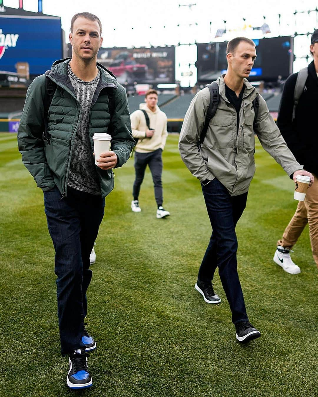 サンフランシスコ・ジャイアンツのインスタグラム：「Happy #NationalTwinDay to our favorite pair of pitchers 👥」