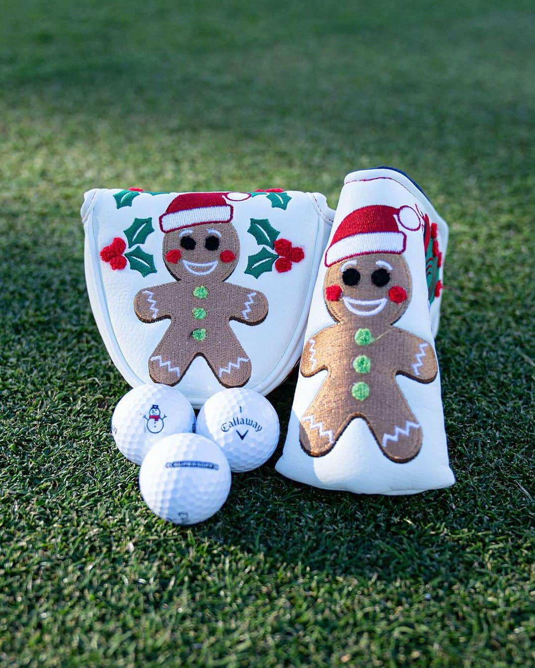 ジョン・ラームのインスタグラム：「🎅🏻 GIVEAWAY 🎅🏻  See below how you win these holiday themed headcovers and limited edition Supersoft Winter balls.   -Make sure you’re following @callawaygolf @odysseygolf -Comment what headcover you want  -Tag 2 friends in the comments   TWO lucky winners will be chosen. Giveaway ends 12/25. Must be following to be eligible. Good luck!」