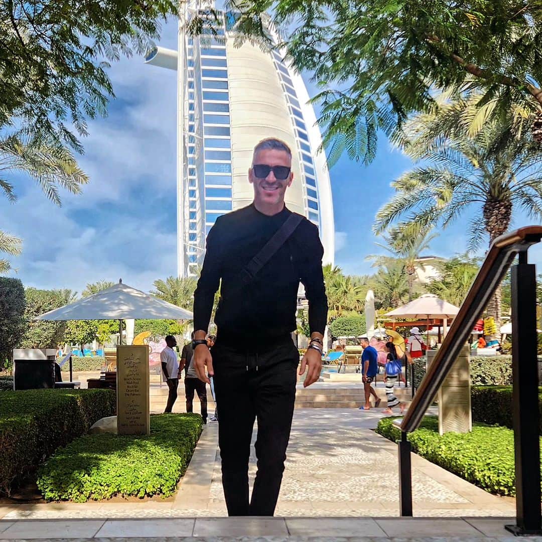 ルイス・ハビエル・ガルシア・サンスのインスタグラム：「There are moments in life when you feel that a decision has to be made. There's that open door you've been waiting to be open, and now is your choice to go through. I'm All in !! #Dubai #newproject  #Comingsoon」