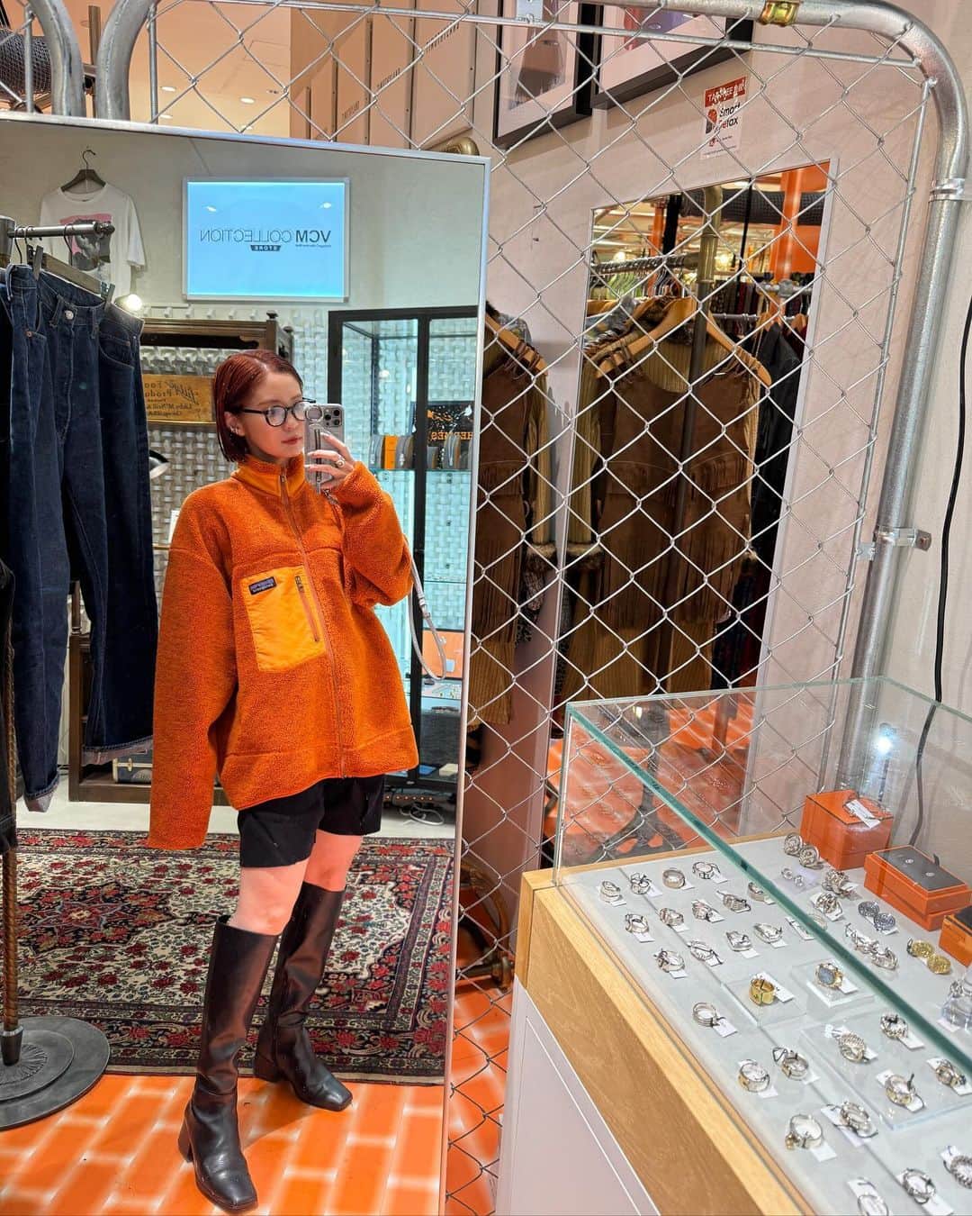 Hitoのインスタグラム：「. 🍊 @vcm_vintagecollectionmall   #vintage #vintagepatagonia #vintagecoordinate」