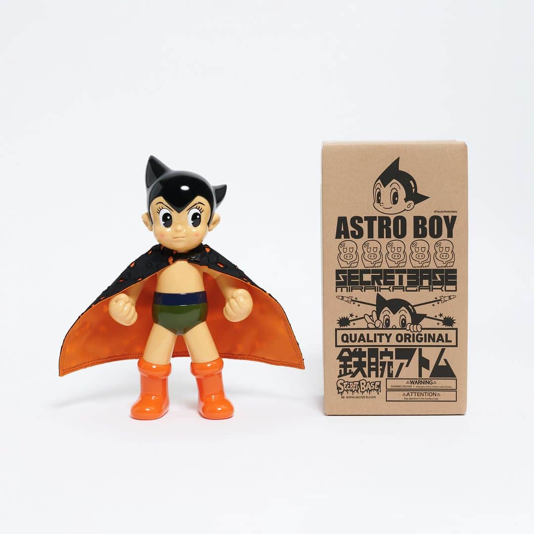 HYPEBEAST Japanのインスタグラム：「@porter_yoshida_co.official が SECRET BASE とコラボレーションした ASTRO BOY がリリース。職人の手掛けたソフトビニール製の鉄腕アトムに PORTER のシグニチャーカラーを配したスペシャルモデルとなっている。PORTER SHINJUKU のみの限定発売となり、12月19日（火）12:00 ～ 12月20日（水）23:59で抽選を実施 Photo : PORTER」