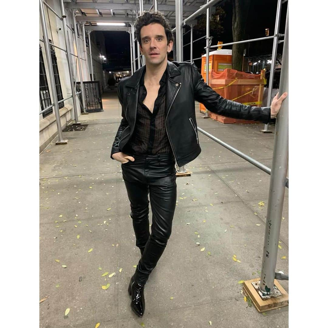 マイケル・ユーリーさんのインスタグラム写真 - (マイケル・ユーリーInstagram)「#maestro screening Threads @ateliercillian  Styling @mikeystyles  Shoes @asos  Photo by @ryanspahn」12月19日 13時40分 - michaelurielikesit