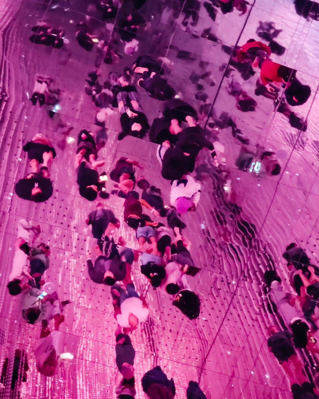 Hairmake Shinoさんのインスタグラム写真 - (Hairmake ShinoInstagram)「teamLab Planets TOKYO𓂃𓈒𓏸  ・  ・  ・  東京・豊洲の「チームラボプラネッツ」  超巨大な4つの作品空間 「水に入るミュージアムと花と一体化する庭園 」  📍teamLab Planets TOKYO 東京都江東区豊洲6-1-16   @teamlab.planets #art #artoftheday #artofinstagram #photography #photooftheday #チームラボ #デートスポット #東京観光 #東京旅行 #teamlab #teamlabplanets #チームラボプラネッツ #豊洲 PR」12月19日 19時23分 - hairmakeshino