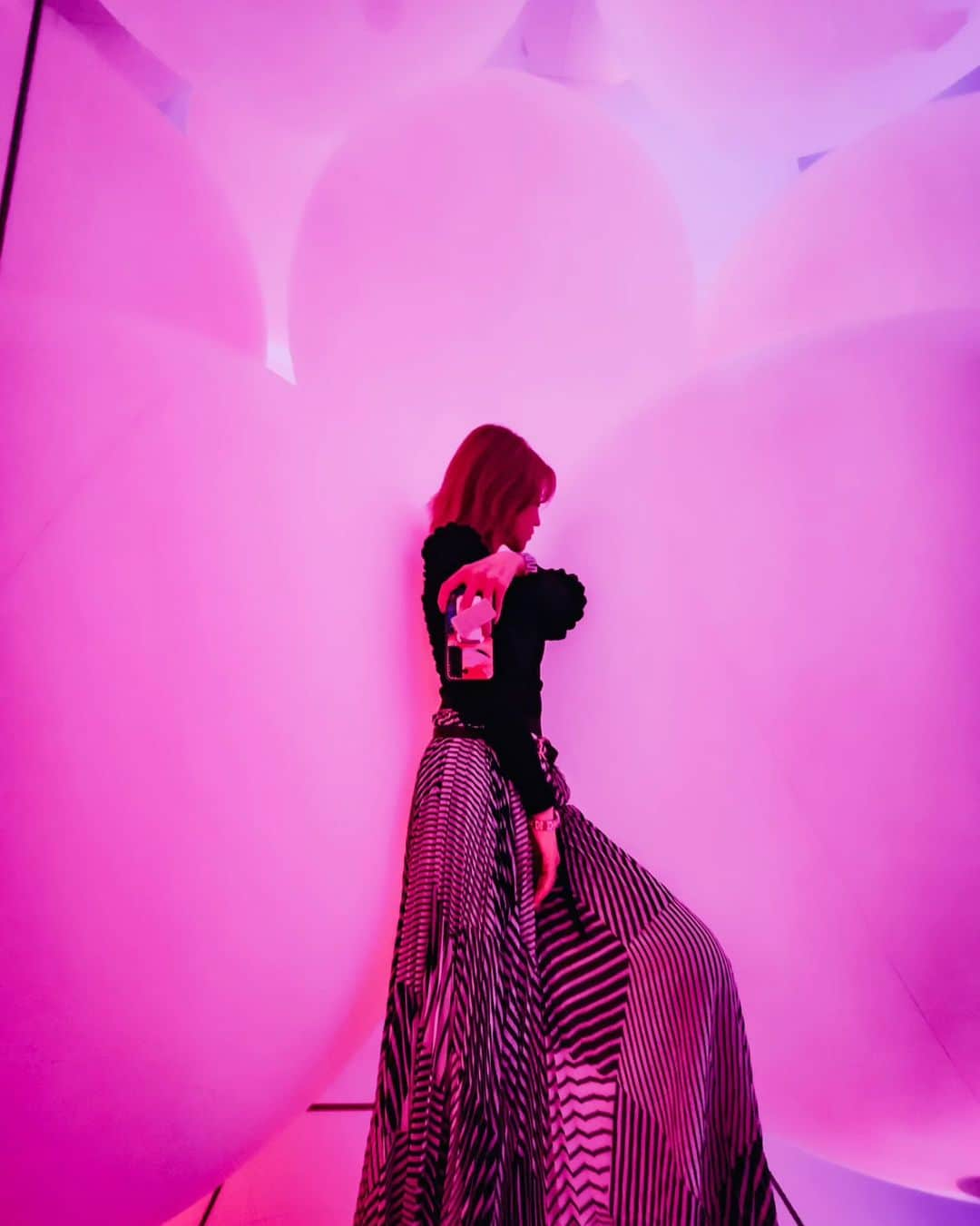 Hairmake Shinoさんのインスタグラム写真 - (Hairmake ShinoInstagram)「teamLab Planets TOKYO𓂃𓈒𓏸  ・  ・  ・  東京・豊洲の「チームラボプラネッツ」  超巨大な4つの作品空間 「水に入るミュージアムと花と一体化する庭園 」  📍teamLab Planets TOKYO 東京都江東区豊洲6-1-16   @teamlab.planets #art #artoftheday #artofinstagram #photography #photooftheday #チームラボ #デートスポット #東京観光 #東京旅行 #teamlab #teamlabplanets #チームラボプラネッツ #豊洲 PR」12月19日 19時23分 - hairmakeshino