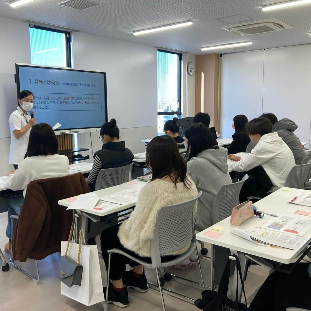 東京医薬専門学校さんのインスタグラム写真 - (東京医薬専門学校Instagram)「看護学科です。  先日来年度入学する方々を対象としてプレカレッジを開催しました。  初めての看護学の講義でした。疲れたかな❓  #看護学科#看護師#東京医薬看護専門学校#専門学校#東京医薬#看護師の卵」12月19日 14時34分 - tokyo_iyaku