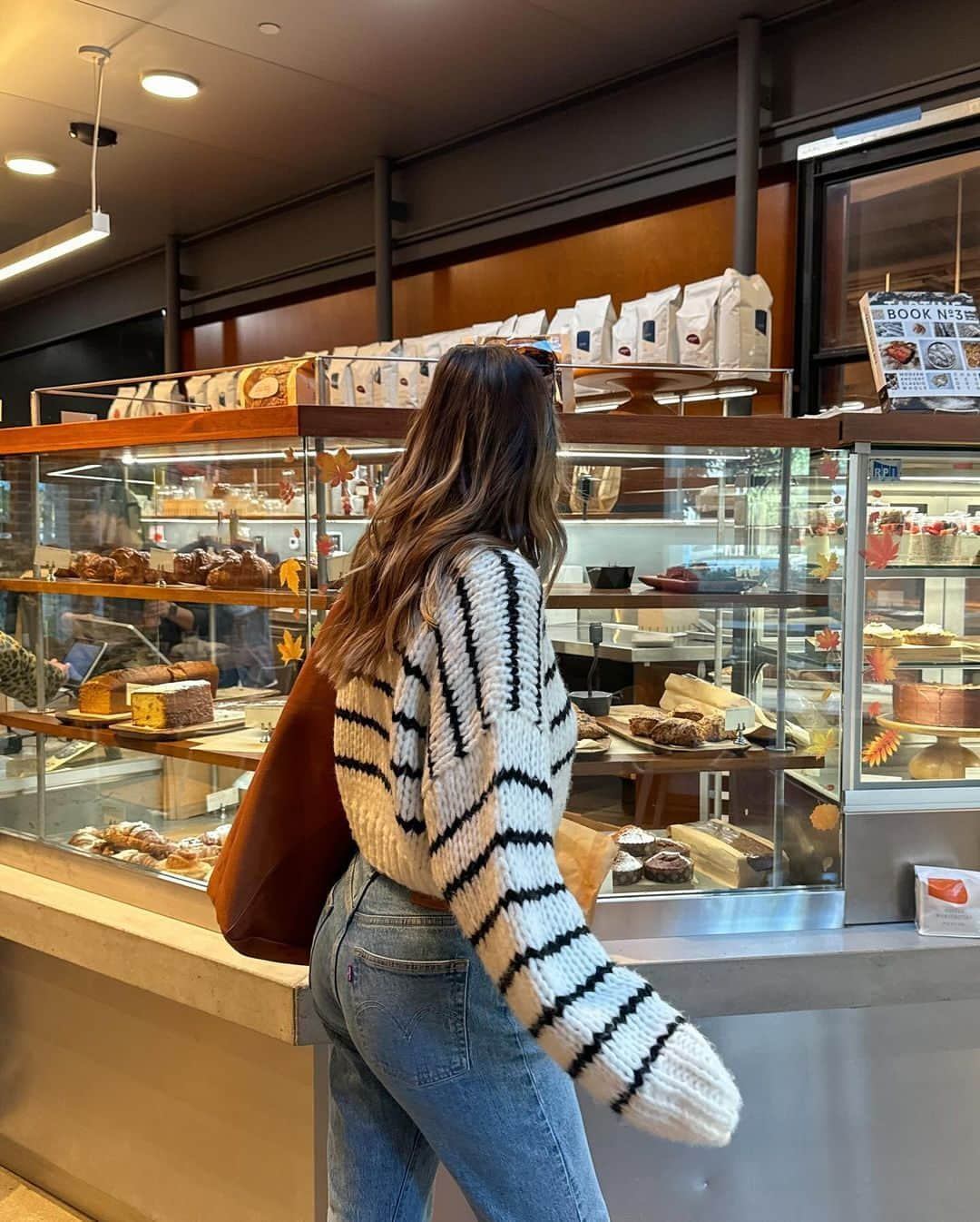 Beginning Boutiqueさんのインスタグラム写真 - (Beginning BoutiqueInstagram)「A morning with angel @ali.knutson in our most-loved Belmont White Striped Sweater ☕️🤍」12月20日 4時00分 - beginningboutique