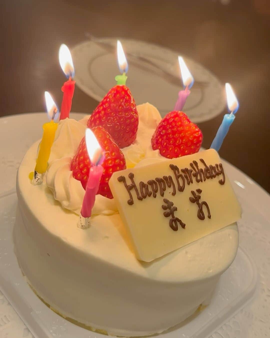 角田麻央のインスタグラム：「🎂 心から嬉しかった🥲🙏🏽❤️ 毎日誕生日ならいいのに。笑 私の写真は全て息子撮影📸😂💯 ままー！バックポーズして！やめい。爆笑 #mybirthday #両親のお陰で私も息子もいる #感謝の気持ち忘れちゃあかんよ #ありがとう」