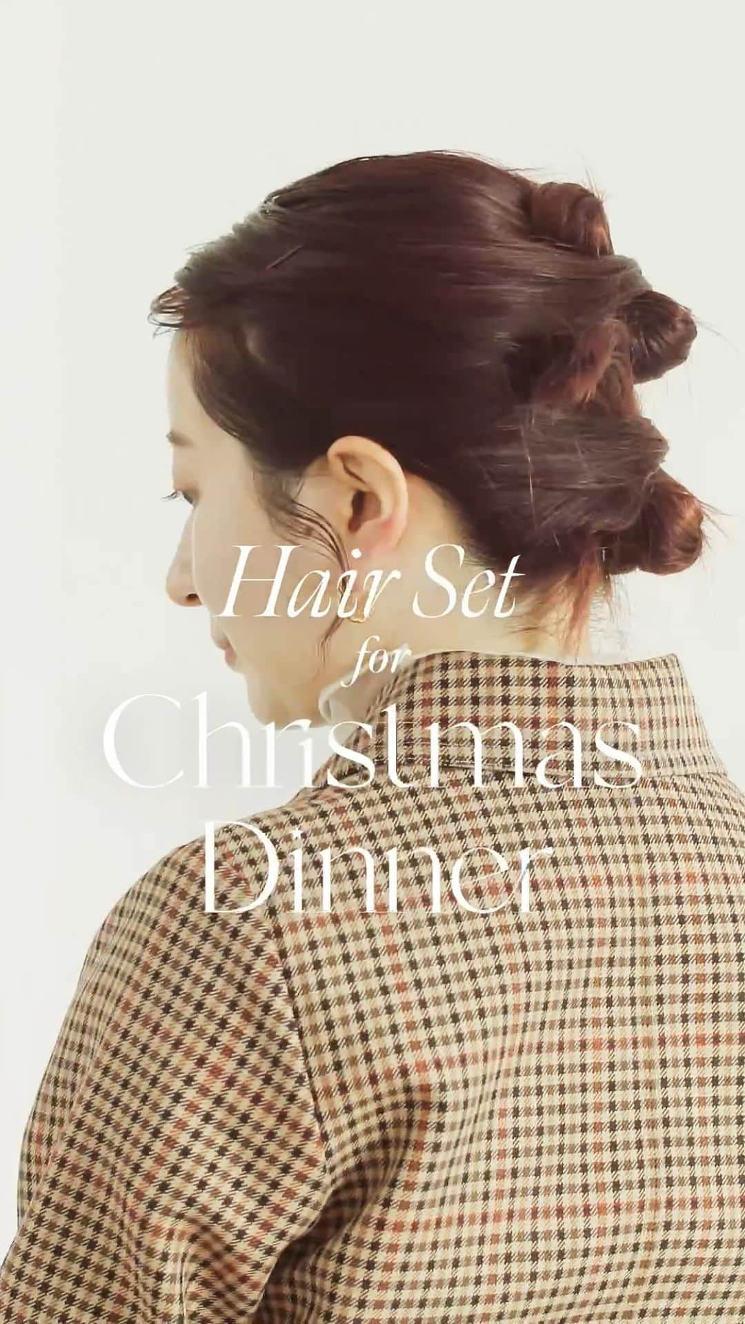 SinnPureté シン ピュルテのインスタグラム：「Hair Set for Christmas Dinner 🎄🎀  トゥーグッド マルチベネフィットオイルを使って、美容師 @_meimu_ さんがクリスマスディナーにぴったりなヘアセットをレクチャーしてくれました。 とびっきりキュートなスタイリングで、素敵なクリスマスを♡  トゥーグッドマルチベネフィットオイル（全３種） 50mL　￥3,850(税込)  #マルチベネフィットオイル #TooGoodMultibenefitOil #MINDFULBEAUTY #マインドフルビューティー #SINNPURETE #シンピュルテ #ヘアオイル #オイル」