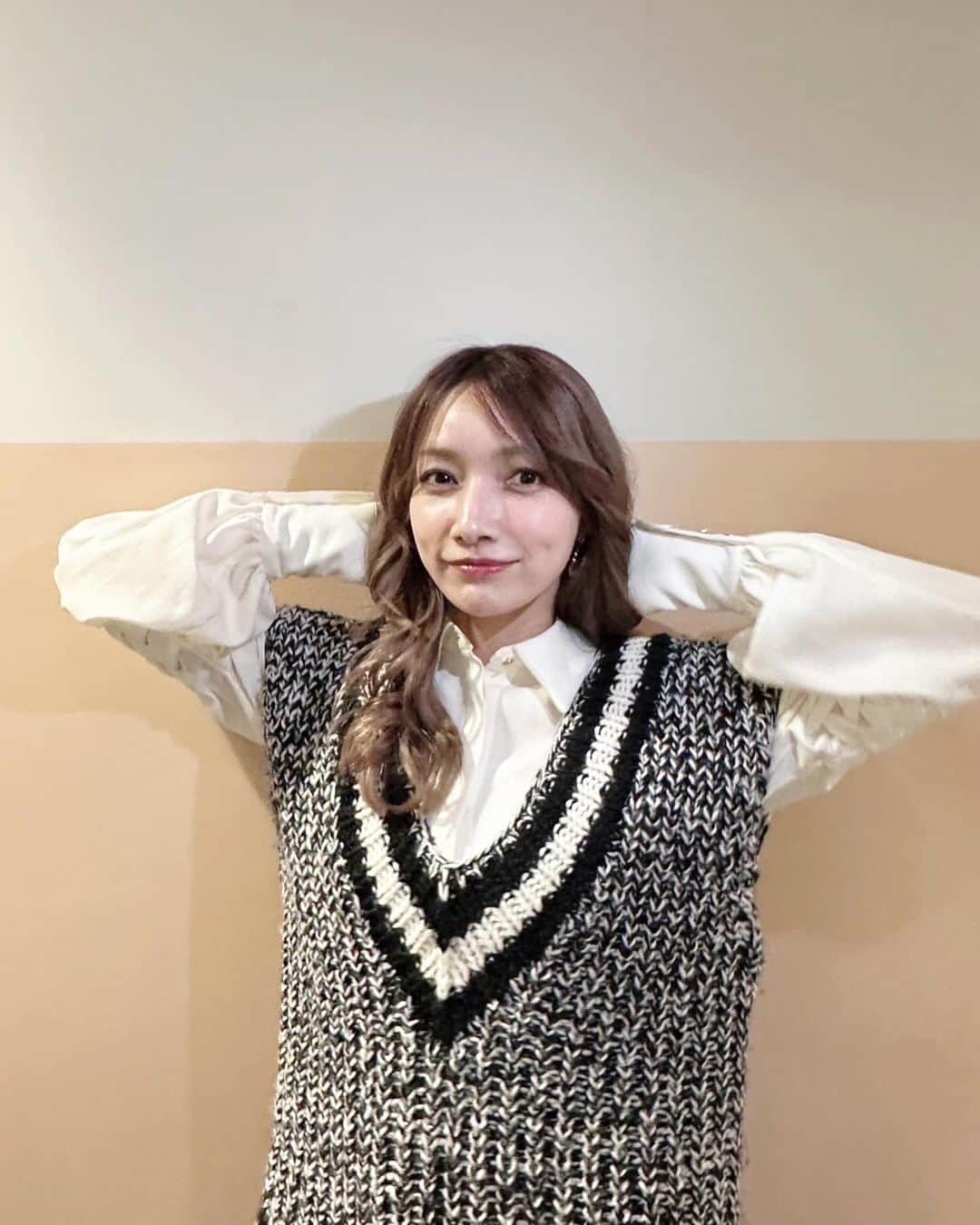 後藤真希さんのインスタグラム写真 - (後藤真希Instagram)「「内村のツボる動画」みてくれましたか〜👀✨ 楽しかったです💡  まかろん♡わごんオフィシャル先行申し込み受付中です💞  #内村のツボる動画  #まきふく」12月19日 21時10分 - goto_maki923