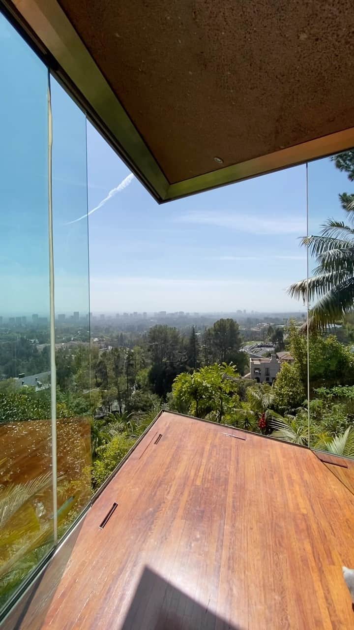 KEISUKE SYODAのインスタグラム：「It never gets old. Such an inspirational trip I had in 2021. I took these videos when I visited Sheats James Goldstein residence in LA.」