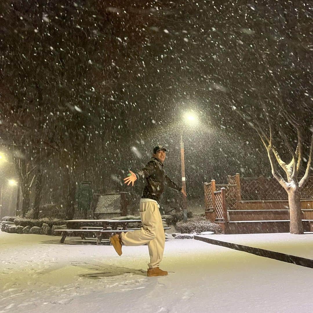 ソン・ウォンソクのインスタグラム：「눈 모야모야모야❄️」