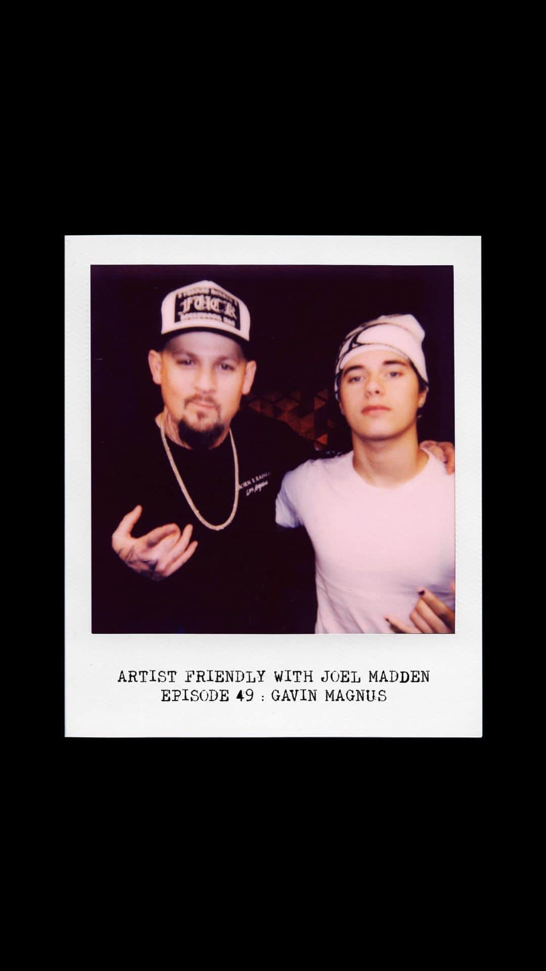 Alternative Pressのインスタグラム：「New @Artist.Friendly with @GavinMagnus tomorrow. Watch exclusively on @VEEPS tomorrow and listen wherever you get your podcasts! #artistfriendly #podcast #spotifypodcast #applepodcasts #musicinterview #joelmadden」
