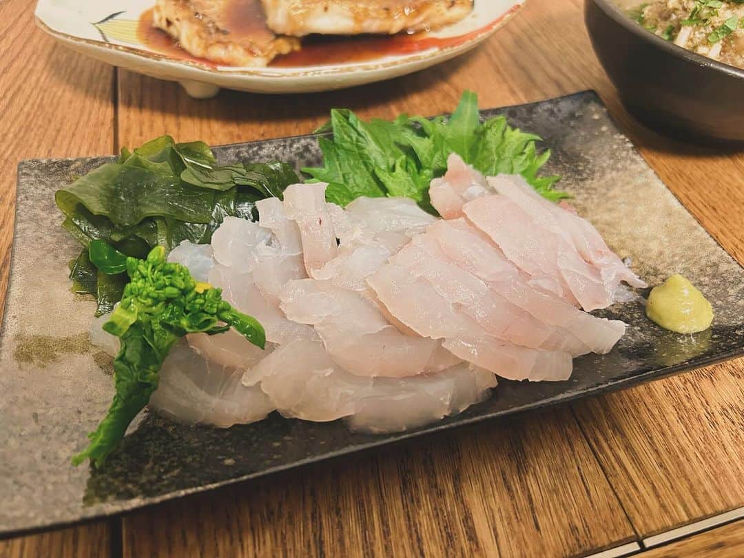 井澤惇さんのインスタグラム写真 - (井澤惇Instagram)「この前の真鯛は1週間寝かせてちゃんと料理しました！  刺身 胡麻和え バター醤油  胡麻和えがめちゃくちゃ美味かった！」12月20日 10時23分 - bass138