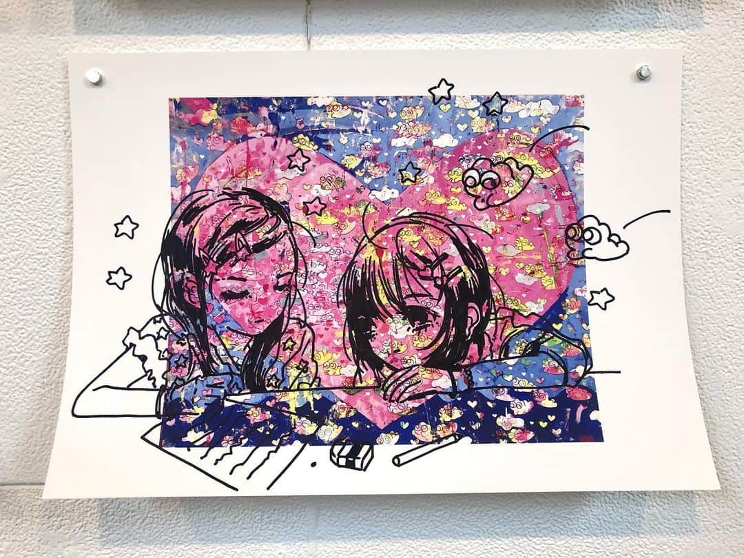 大槻香奈さんのインスタグラム写真 - (大槻香奈Instagram)「「いのりWAVE019」2023年 210×297mm  ジークレープリント・マーカー  -  大槻香奈個展『ラブとへいわ』開催中❣️  ■会期 2023年12月12日（火）～12月24日（日） 11:00-19:00 ※月曜休館、最終日17:00まで  ■会場 The Artcomplex Center of Tokyo (ACT) 〒160-0015 東京都新宿区大京町12-9,2F ACT5 TEL 03-3341-3253 E-mail info@gallerycomplex.com  ■入場料　無料  https://www.gallerycomplex.com/schedule/ACT235/ohtsuki_kana.html  #artwork #artist #illustration #illust #drawing #illustrator」12月20日 21時04分 - kanaohtsuki