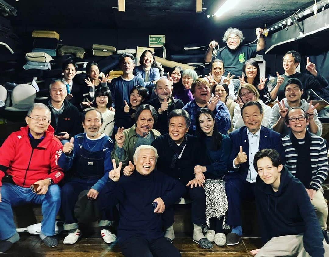 松田洋治さんのインスタグラム写真 - (松田洋治Instagram)「新宿梁山泊大忘年会。 2023は「少女都市からの呼び声」year。 三作品の関係者が集まり大いに盛り上がりました。 盛り上がり過ぎて終電間に合わず、ついに稽古場泊💦」12月20日 23時52分 - youjimat