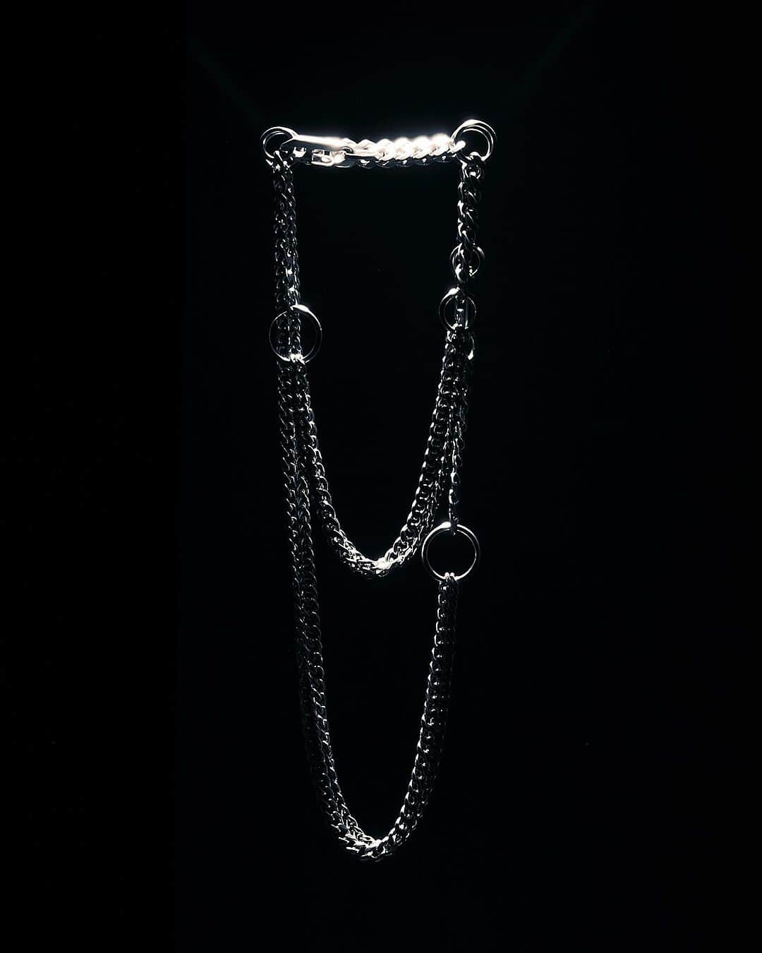 ユリウスのインスタグラム：「Multi Chain Neckalce, Now Available Online. Link in bio. Photography by @mohamed.azhari.ahmed」