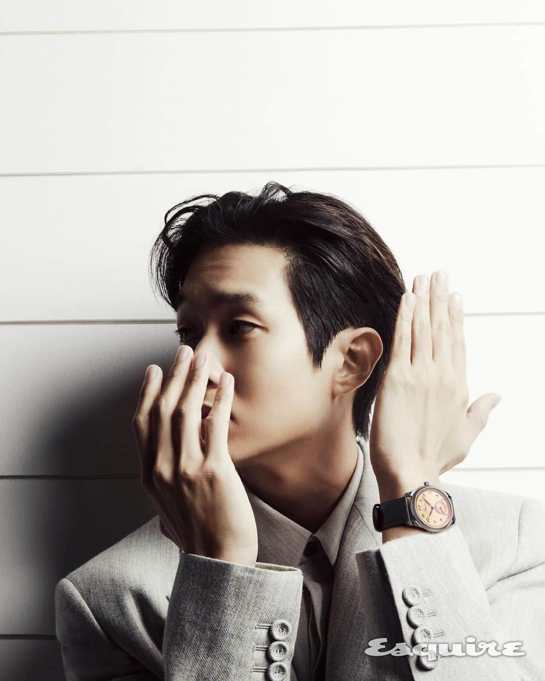 チェ・ウシクのインスタグラム：「#longines  #esquirekorea  #choiwooshik#ad」