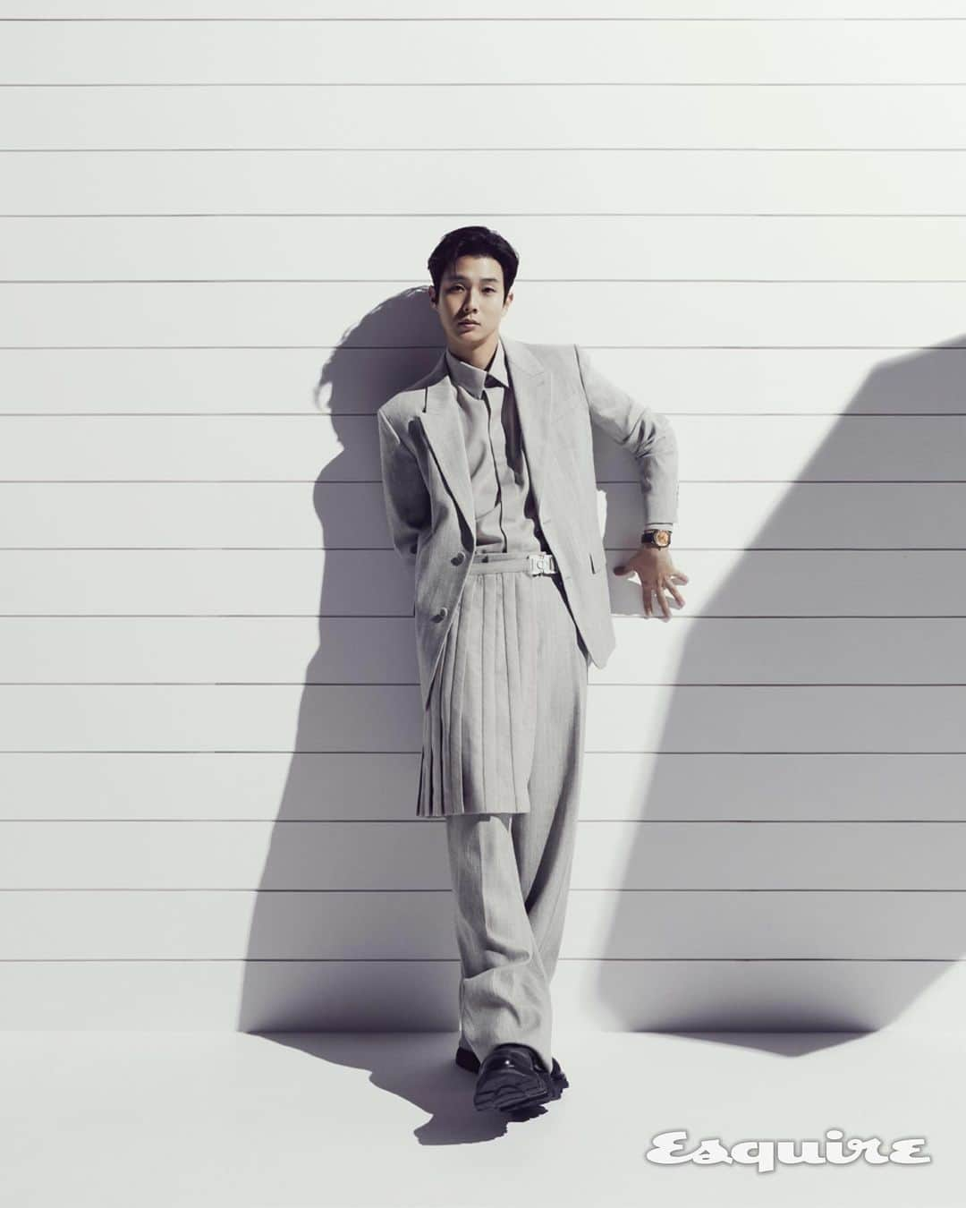 チェ・ウシクさんのインスタグラム写真 - (チェ・ウシクInstagram)「#longines  #esquirekorea  #choiwooshik#ad」12月21日 12時56分 - dntlrdl