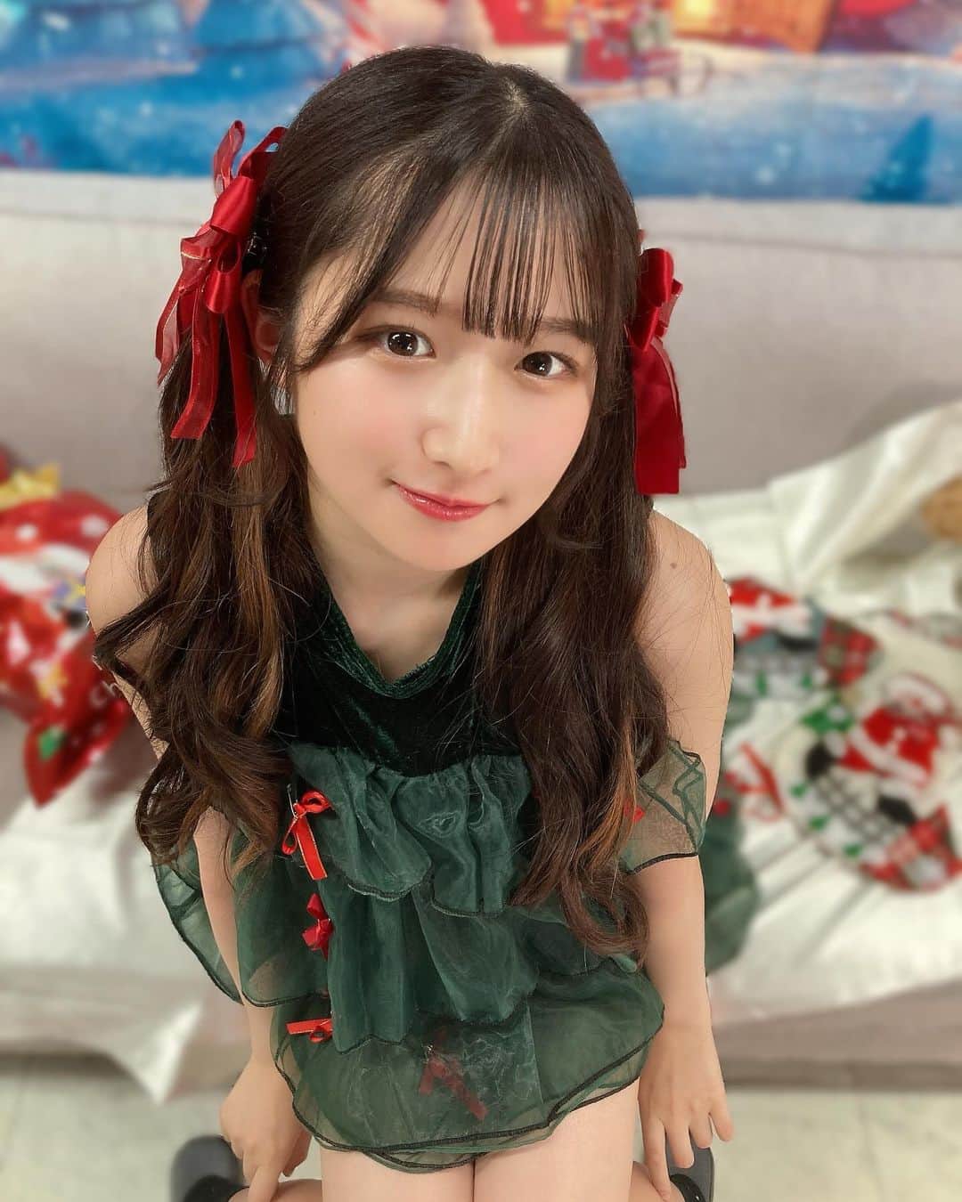 貝賀琴莉さんのインスタグラム写真 - (貝賀琴莉Instagram)「赤いリボンも素敵？🎀🎄  #クリスマス #christmas #アイドル #idol #ツインテール」12月21日 16時19分 - 0112kako