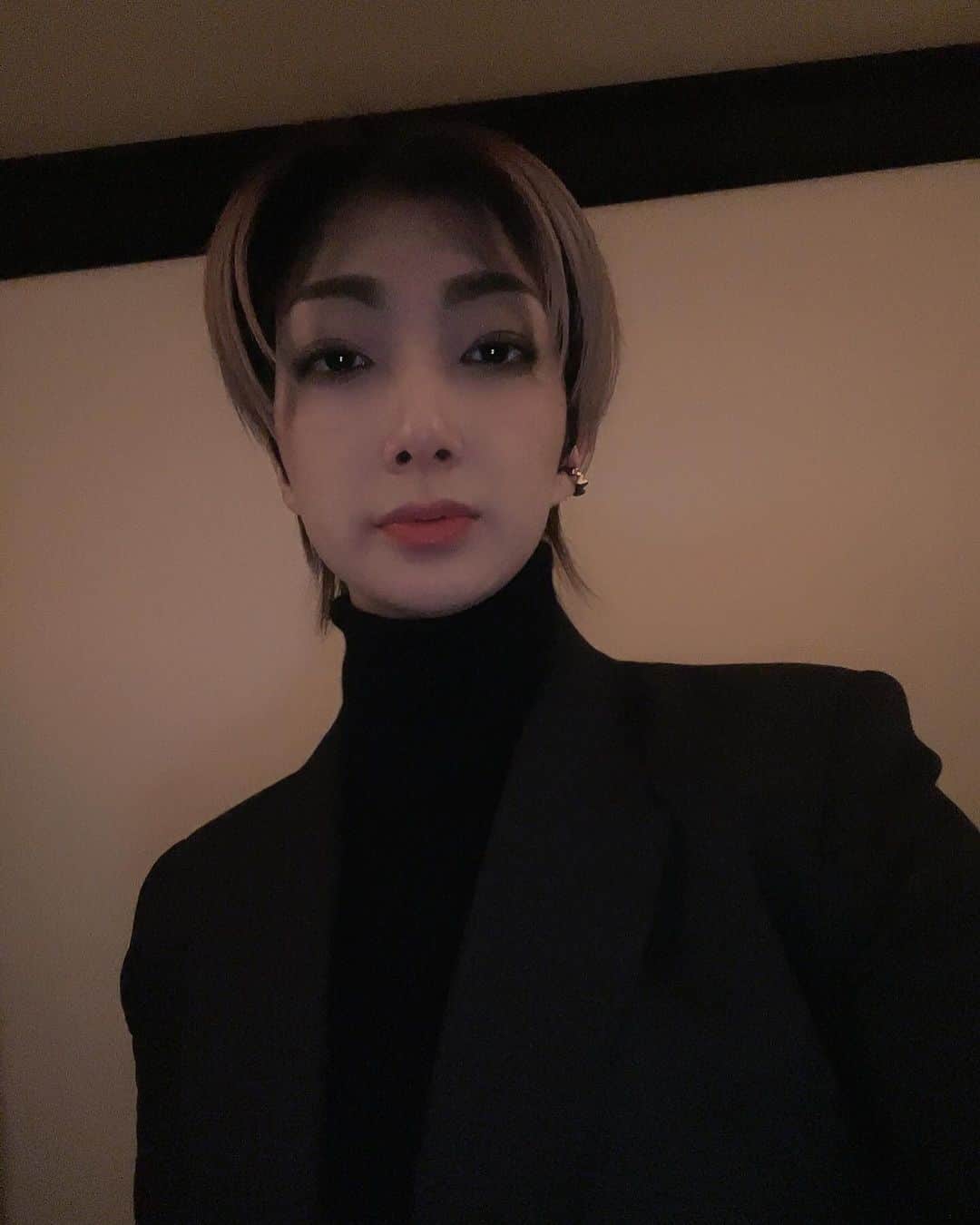 花瑛ちほさんのインスタグラム写真 - (花瑛ちほInstagram)「クリスマスはみんなどうするの🎄？ 花瑛はね、可愛い女の子達に囲まれて ...