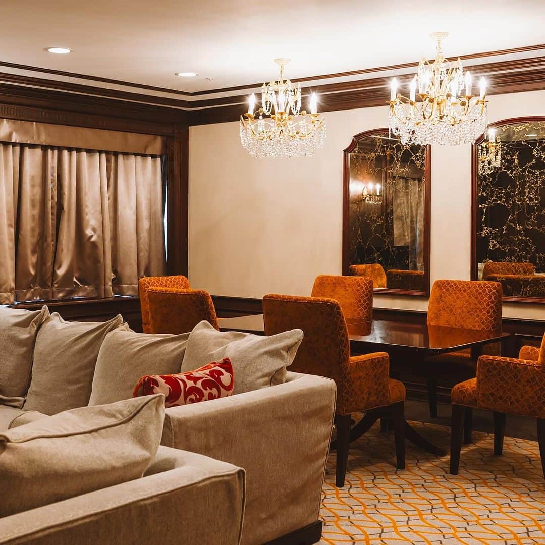 東京プリンスホテルさんのインスタグラム写真 - (東京プリンスホテルInstagram)「クラシカルなインテリアも、東京プリンスホテルの特徴の1つ✨  Classical interior design is also one of the distinctive features at Tokyo Prince Hotel ✨  Share your own images with us by tagging @tokyoprincehotel  —————————————————————  #東京プリンスホテル #ホリデーシーズン #クラシックインテリア #tokyoprincehotel #holidayseason #classichotel」12月21日 19時40分 - tokyoprincehotel
