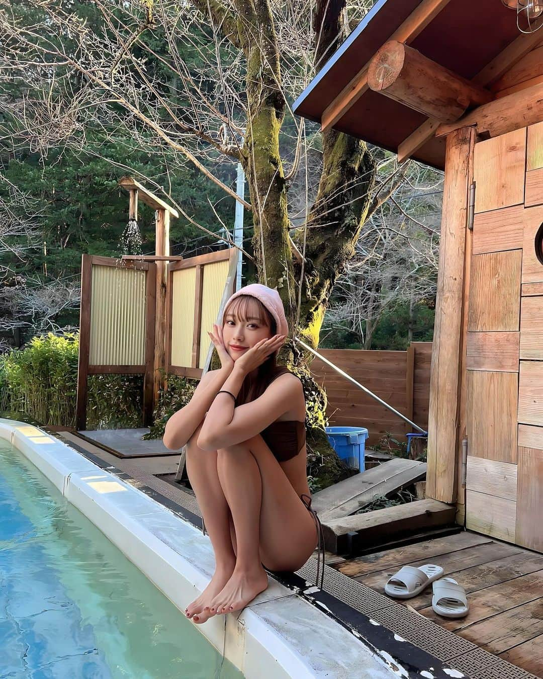 岡島彩花さんのインスタグラム写真 - (岡島彩花Instagram)「極寒サウナ🧖🏻‍♀️♨️  急遽お休みになったので、 少し遠出してきた🚃  サウナ最高すぎたー！！  #サウナ #サウナハット」12月21日 20時03分 - okajima_ayaka