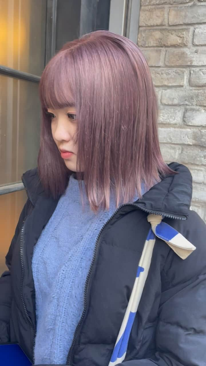 Tomohiro Sasakiのインスタグラム：「リタッチブリーチ  violet Pearl🍇  #町田 #町田美容 #町田美容室 #町田駅  #町田ブリーチ  #ピンクカラー  #ピンクベージュ  #切りっぱなしボブ  #バイオレットカラー  #バイオレットアッシュ  #ピンクアッシュ」