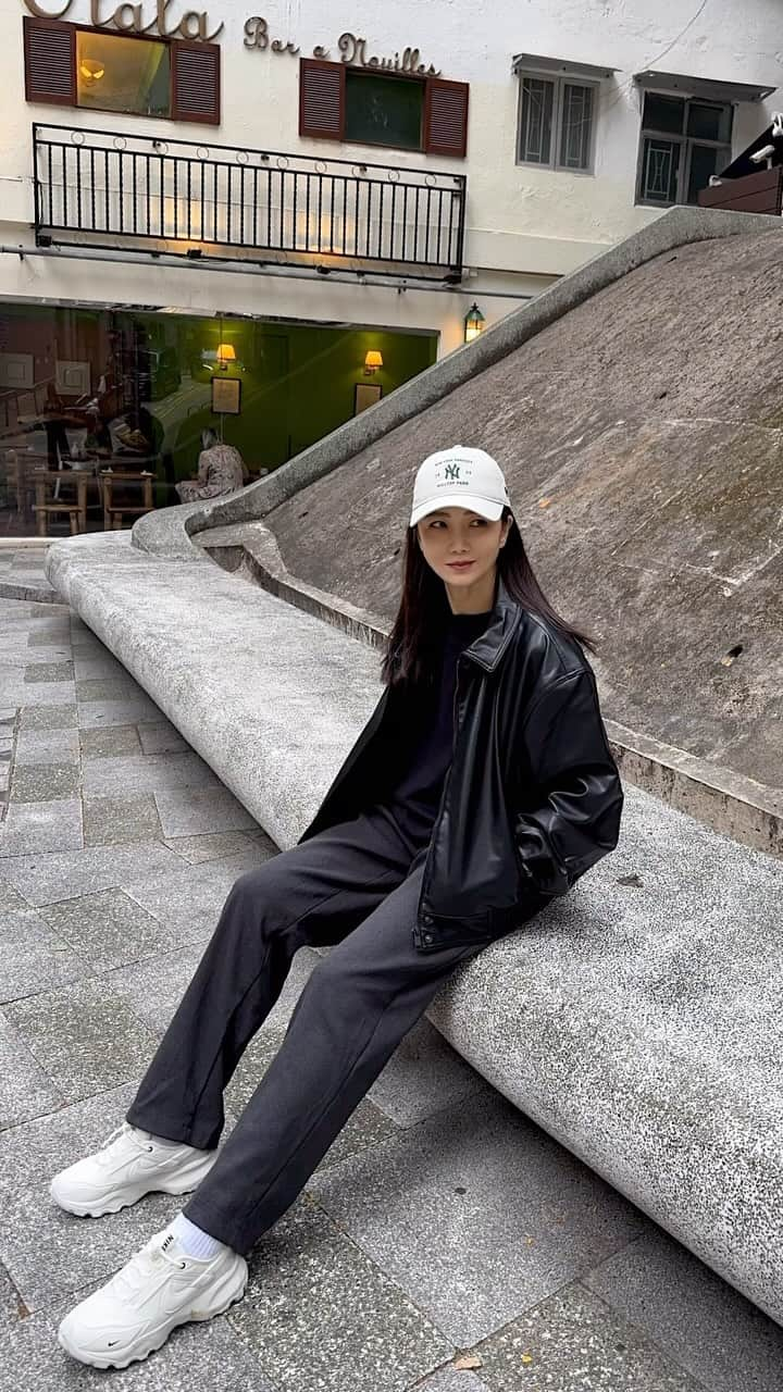 Samantha Leeのインスタグラム：「Every trip to Hong Kong is pretty laid back for me. No big plans, just going with the flow and taking each day as it comes. The lack of plans makes it perfect for catching up with family in Hong Kong.」