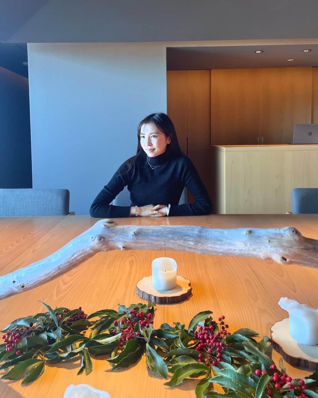 芝彰子さんのインスタグラム写真 - (芝彰子Instagram)「💐  また一つ歳を重ねました。 メッセージ沢山ありがとうございました❤︎  覚えていてくれて、連絡をくれて いくつになってもお祝いしてもらえるのは やっぱりただただ嬉しい🥺💕  .  日々学び、成長🌱  人生は自分のものだから 誰からの言葉ではなく 自分の意志でしっかり歩みます👣✨  皆さん、これからも宜しくお願いします🌈　  .  #birthday #thankyou #loveyouall」12月22日 7時43分 - akiaki1221
