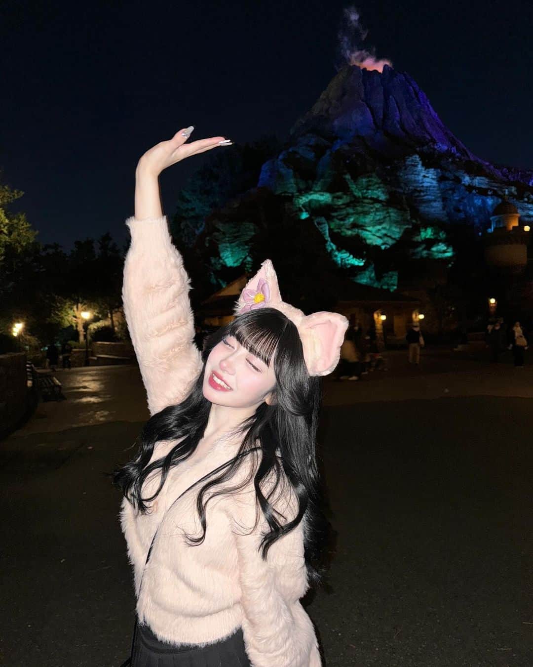 新塘真理さんのインスタグラム写真 - (新塘真理Instagram)「昨日ディズニー行ったよ〜❕💭」12月22日 21時44分 - mari0121_