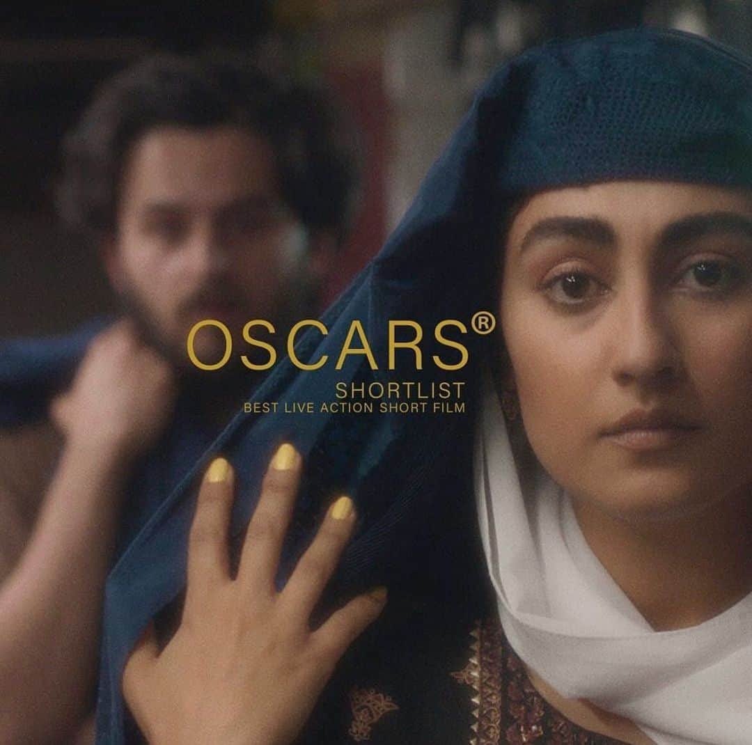 ジム・スタージェスのインスタグラム：「So proud of my wife and all the team behind YELLOW for being shortlisted for this years OSCARS for live action short film !!!  What an achievement 💥   YELLOW is the embodiment of what making short films is all about.. and why they can be important. Made with very little money. Raised by the hungry young filmmakers entirely on their own. Some of it out of their own pockets. Because they have a story they need to tell. Short films are a way for the up and comers, for the hungry and the passionate, fighting the odds to get behind a story and to tell it. Not for the acclaimed and the established to flex and impress but for the hopeful, the hopeless and the dreamers.   This is a story written and directed by Elham Ehsas that gives a voice to the women in his home country of Afghanistan.  It’s power lies in the simplicity and poetry of the film that looks into the heartbreaking plight of what everyday young women face as the country falls back into the hands of the Taliban regime.   It’s up against some big hitters this year with big money and big names and so I hope the Academy see past the noise and find this little splash of color amongst all the exploding fireworks.   It’s the quiet ones you have to watch out for   GOOD LUCK YELLOW - so proud of you for this 💛  @zoradzo  @dmousawi  @afsanehdeh  @yiannis_manolopoulos_dop  @yellow.shortfilm   x」