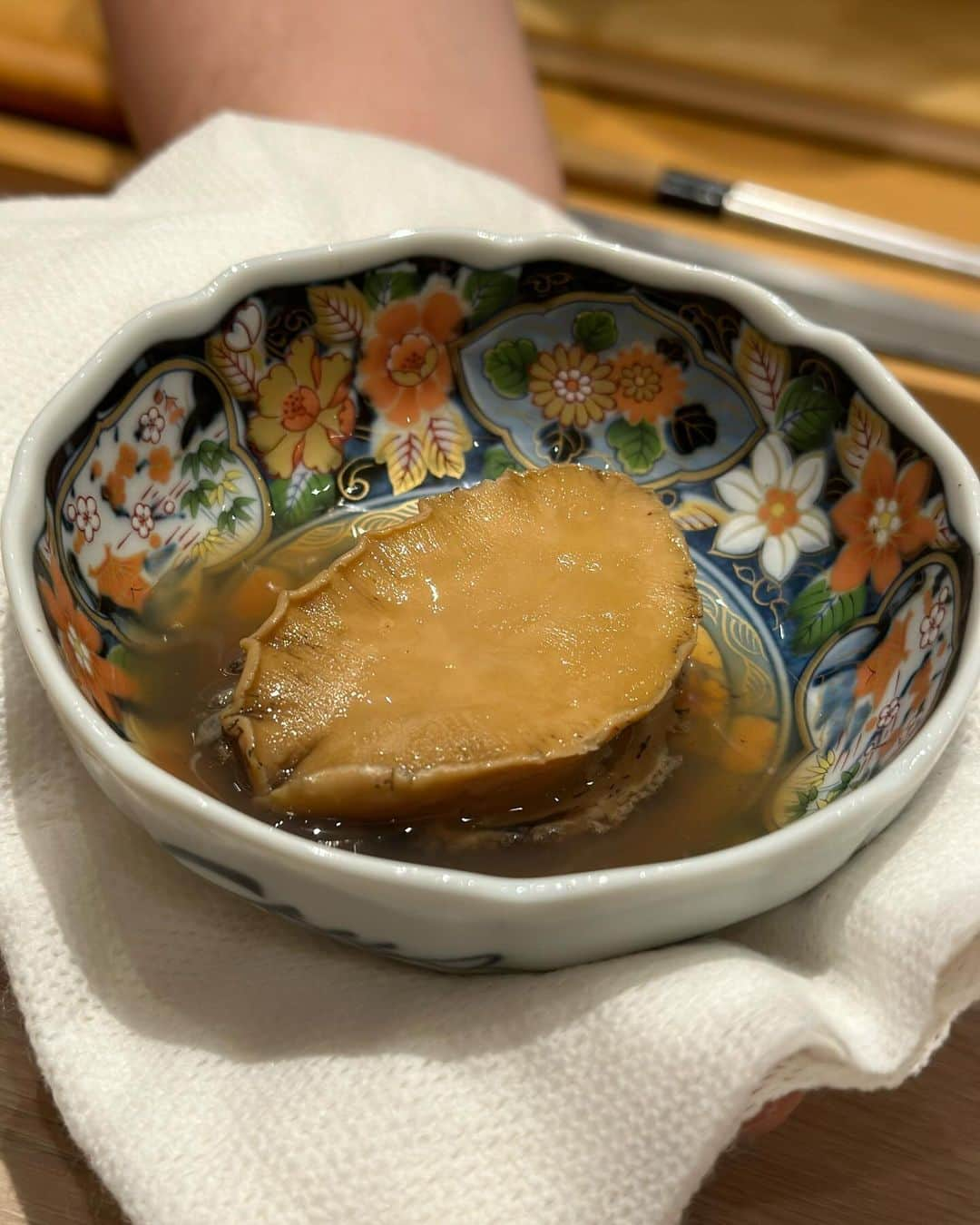 Laila Boonyasakさんのインスタグラム写真 - (Laila BoonyasakInstagram)「I love omakase 🍣 @sushimitora」12月22日 14時16分 - chermarn