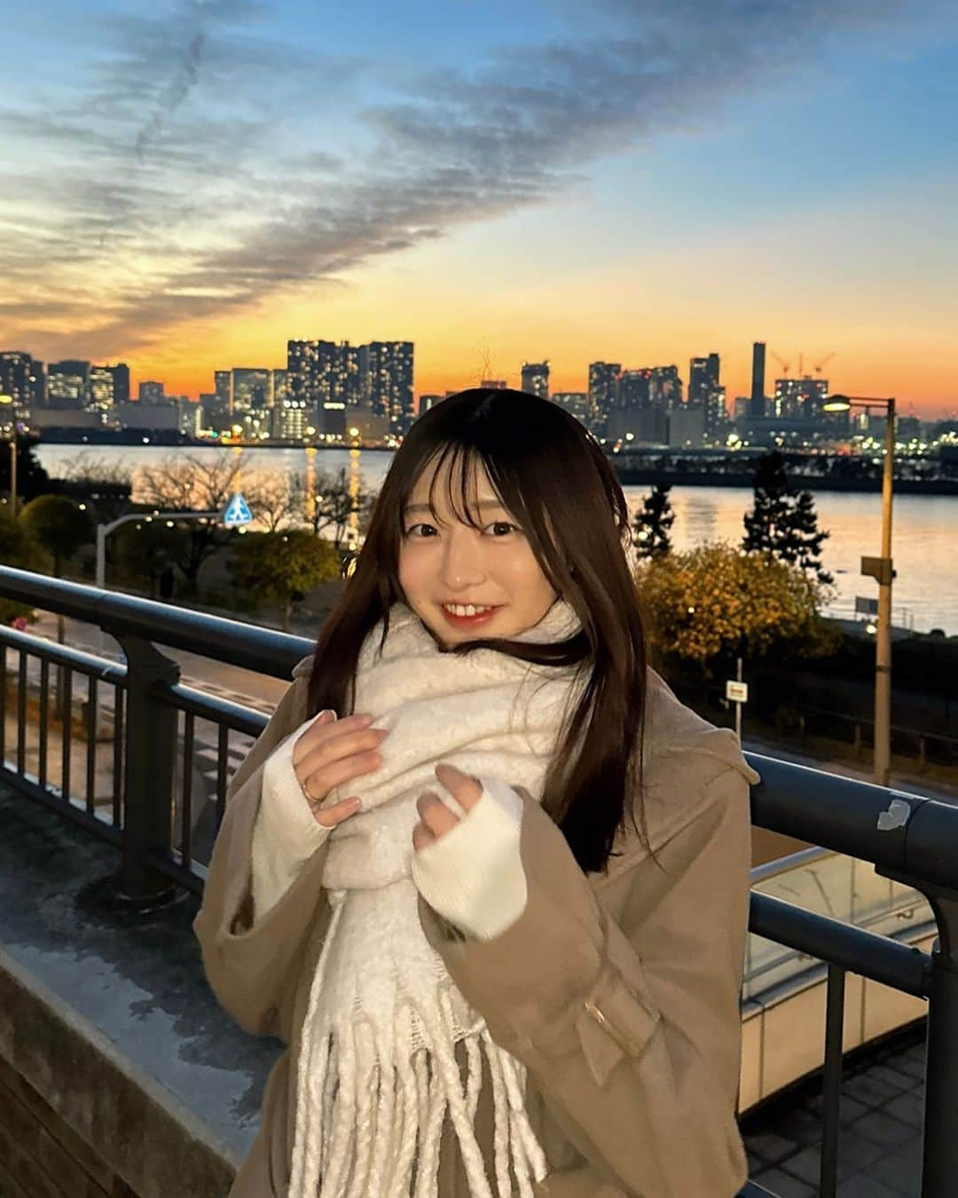 我妻ゆりかのインスタグラム：「寒い寒い寒いよぉ〜〜☃️  今日21時震えながらインスタライブするよ 気軽においでねぇ❄️」