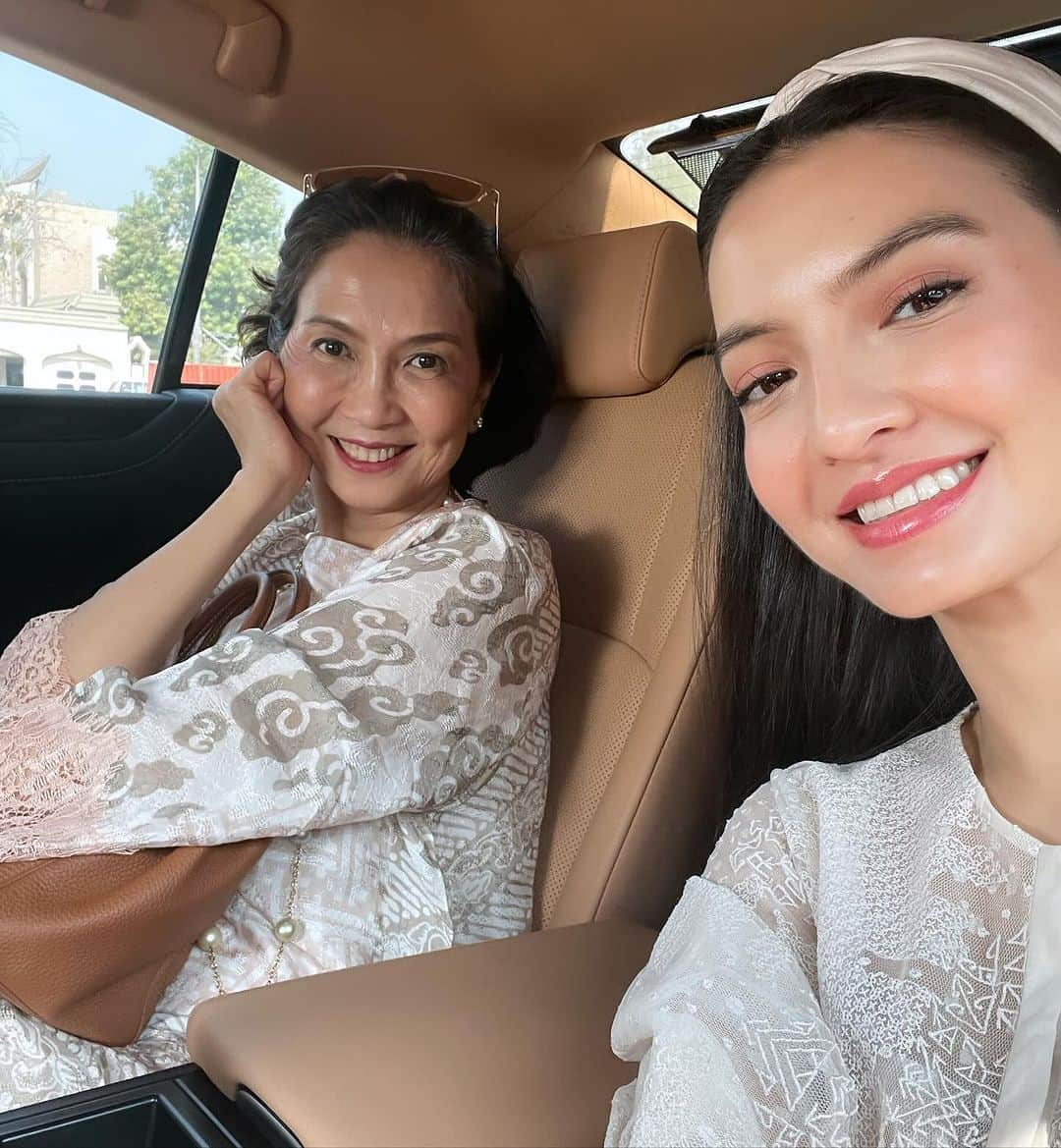 ラライン・シャーさんのインスタグラム写真 - (ラライン・シャーInstagram)「Happy Mama's day!  What a year of adventures with you🥰」12月22日 16時43分 - ralineshah