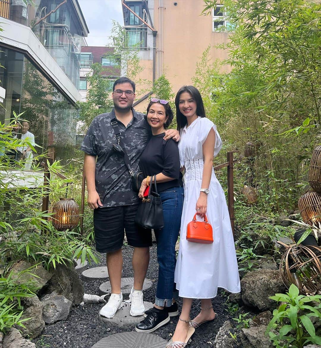 ラライン・シャーさんのインスタグラム写真 - (ラライン・シャーInstagram)「Happy Mama's day!  What a year of adventures with you🥰」12月22日 16時43分 - ralineshah