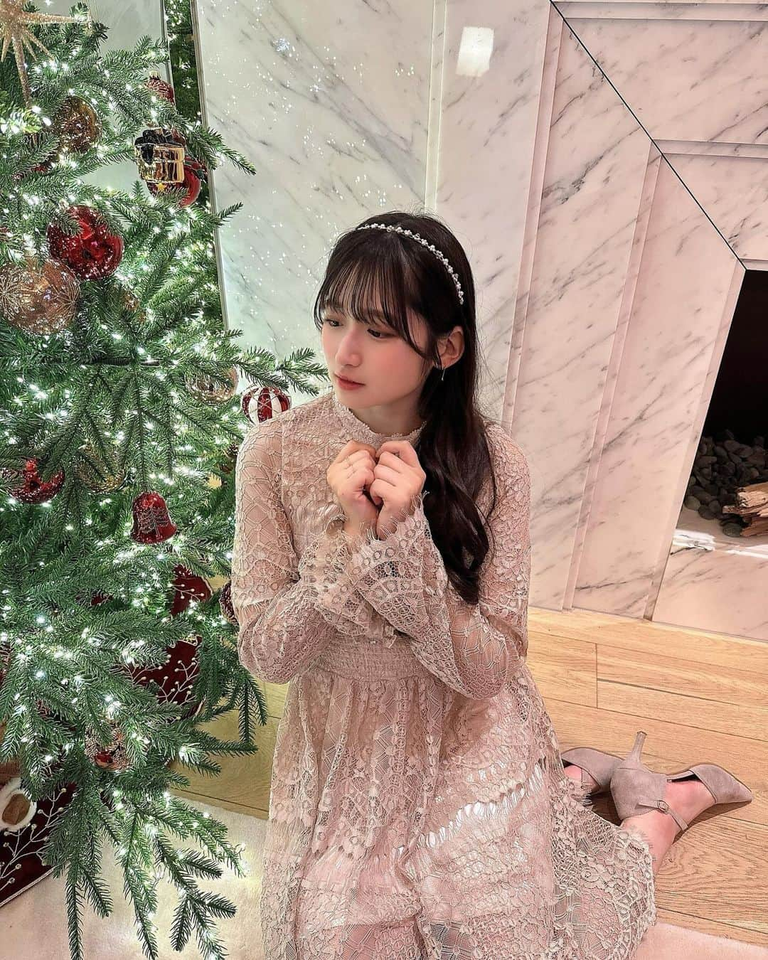 貝賀琴莉のインスタグラム：「オーナメントかわいい😌💭  #クリスマス #christmas #アイドル #idol」