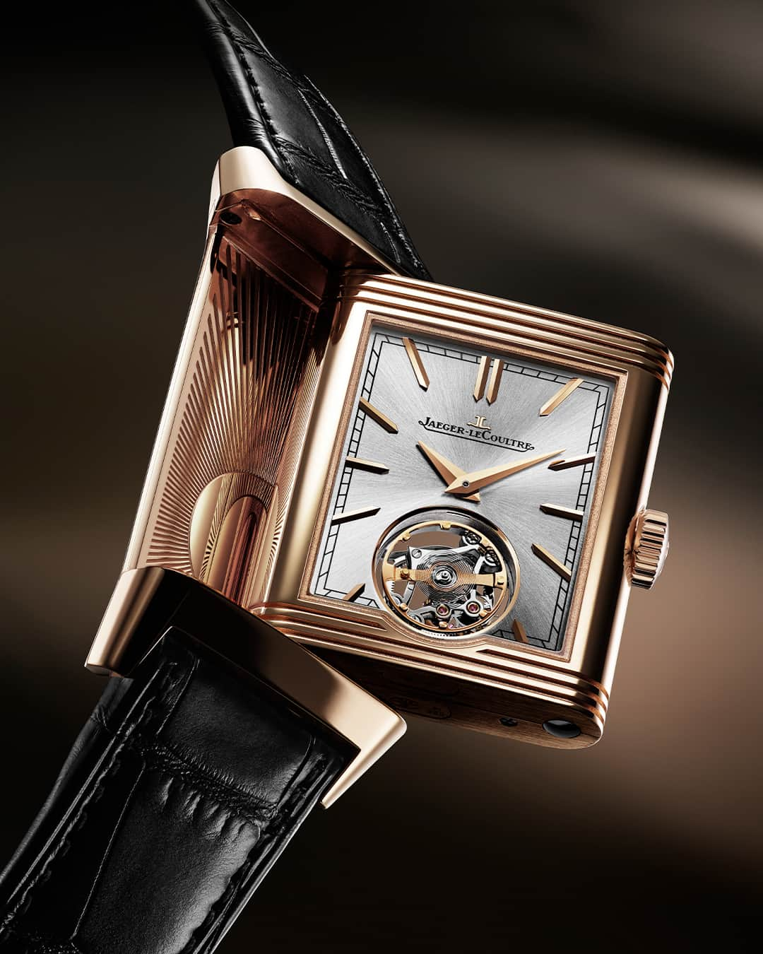 ジャガールクルトさんのインスタグラム写真 - (ジャガールクルトInstagram)「The sophisticated Tourbillon.  #Reverso _ Reverso Tribute Duoface Tourbillon Designed, made and assembled in our Manufacture _ On the recto, the Reverso Tribute Duoface Tourbillon has an elegant yet highly distinctive presence allowing the tourbillon to take center stage. Capturing the spirit of the early 1930s models, the pared-down aesthetic and signature details of the dial exude refinement. _ #JaegerLeCoultre #Reverso」12月22日 19時00分 - jaegerlecoultre