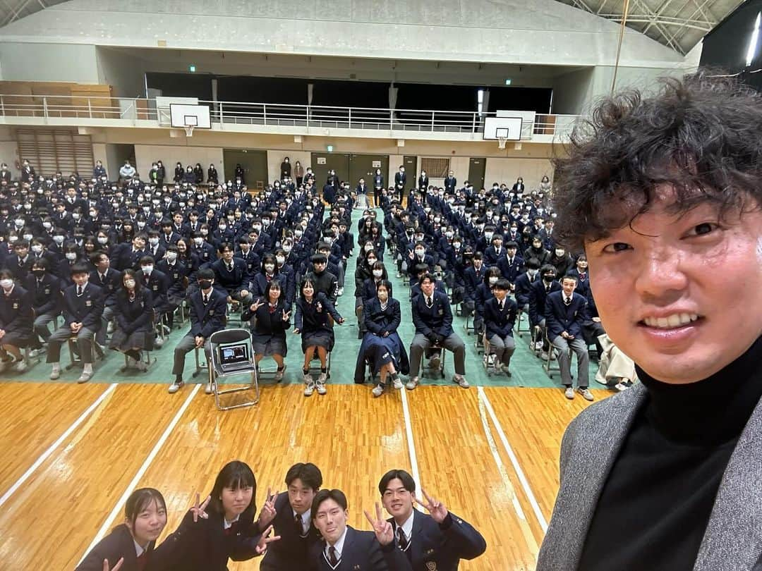 森原康平さんのインスタグラム写真 - (森原康平Instagram)「今日は母校へ！  神中のみんなに元気をもらったよ👍  勉強に部活、その他も楽しみながら お互い頑張ろうねー！！  神辺中学校のみんな！ ありがとう😊  #母校 #神辺中学校 #夢 #森原康平」12月22日 19時47分 - kohei_morihara