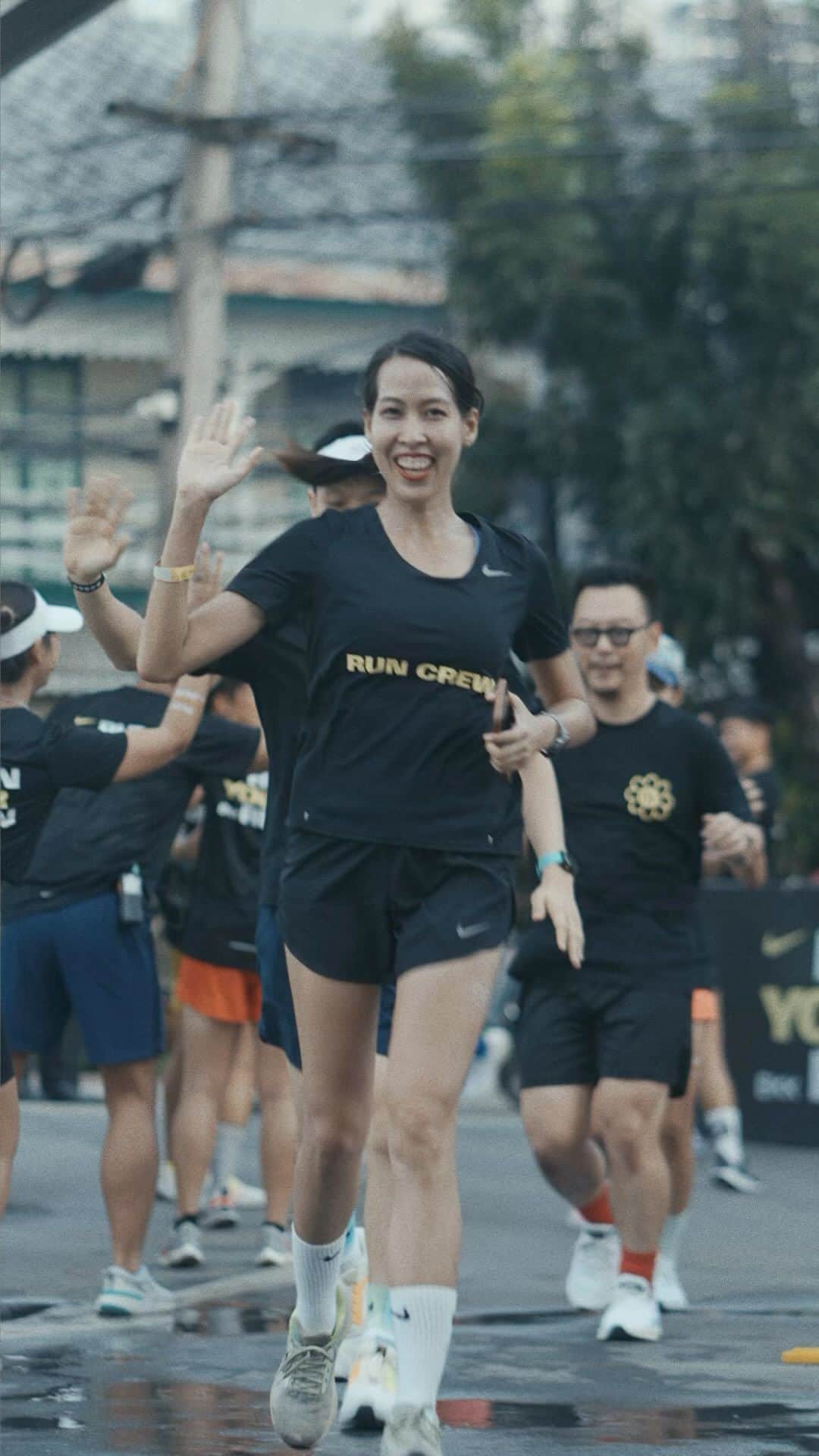 The Run Dept.のインスタグラム：「There are a thousand reasons to run... just ask the Seuxphen runners in Bangkok, Thailand.  Which reason do you have today? ❤️」
