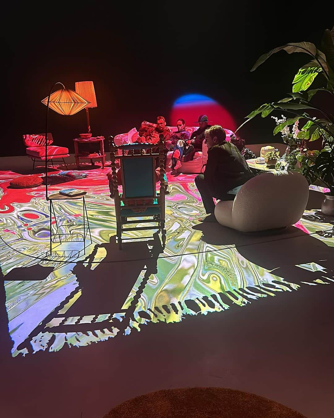 トームのインスタグラム：「#repost #hauserwirth Immerse yourself in @pipilotti_rist_studio’s two-part multisensory experience 💜 📍@hauserwirth New York 22nd Street ➡️ a whimsical ‘collective living room.’ 📍 @luhringaugustine’s 24th Street ➡️ an expansive, shared ‘backyard’   🗞️ @friezeofficial: ‘Pleasure is the goal. So many art exhibitions focus on the four, sour white walls and the regal importance of the art world, but Rist is a hedonist rather than a political artist [...] Rist has befriended the natural world and wants to bring it into the walls of the gallery. In this way, she is purely utopian, ever-reaching toward oceanic feeling,’ ✏️ Grace Byron.  ‘Pipilotti Rist. Prickling Goosebumps & a Humming Horizon’ on display through 13 January 2024 at Hauser and Wirth, and through 3 February 2024 at Luhring Augustine. Plan your visit at the link in bio.   1,2,4,6,7 Installation view, ‘Pipilotti Rist. Prickling Goosebumps & a Humming Horizon,’ Hauser & Wirth New York 22nd Street, 2023-24. Photo: Thomas Barratt 3,4,5,8,10 Installation views ‘Pipilotti Rist: Prickling Goosebumps & a Humming Horizon,’ Luhring Augustine Chelsea, 2023-24. Photo: Farzad Owrang. © Pipilotti Rist / ARS, New York   #PipilottiRist #HauserWirth #LuhringAugustine」