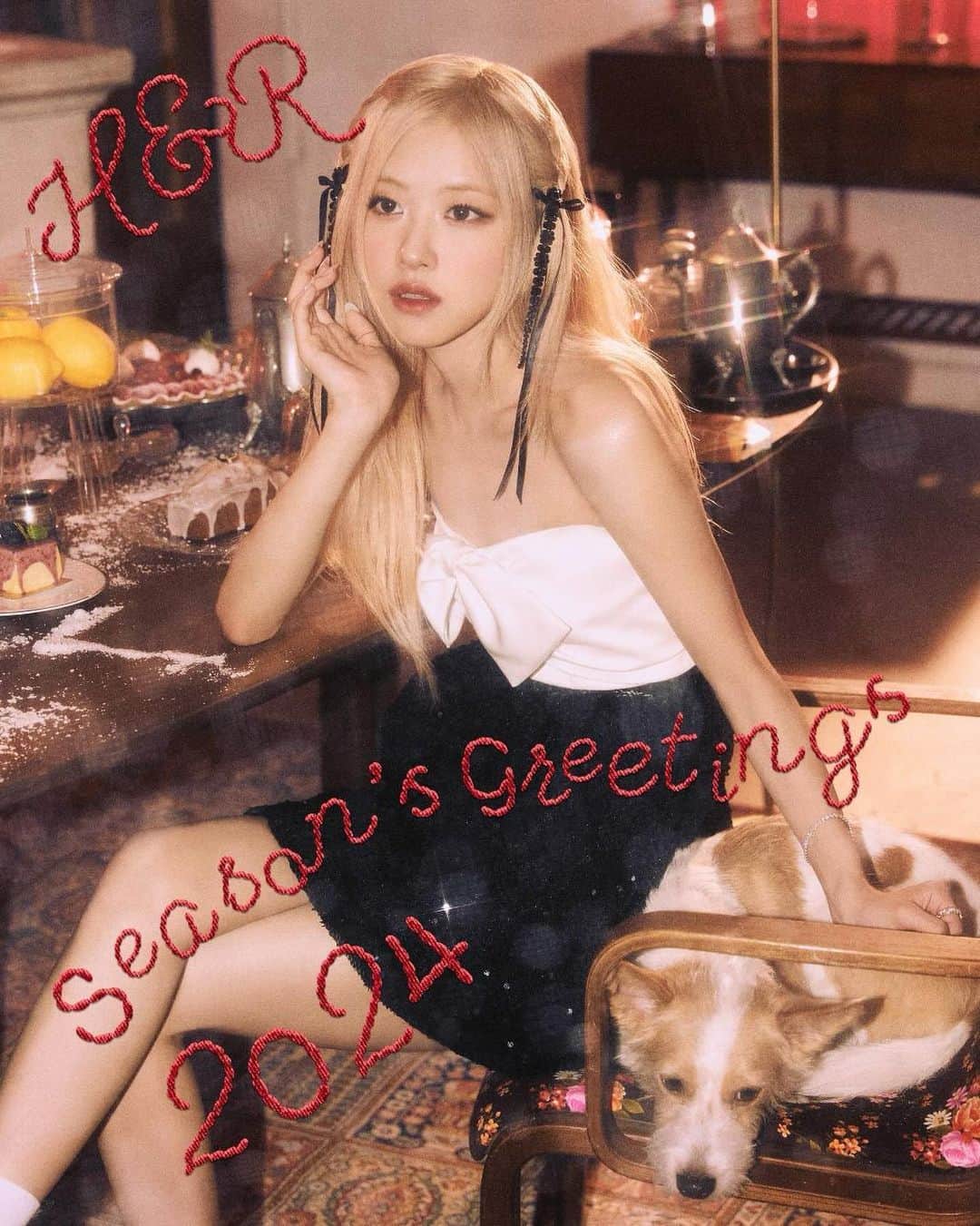 Rolling Stoneのインスタグラム：「Happy holidays from Rosé. 📸 via @roses_are_rosie #BLACKPINK」