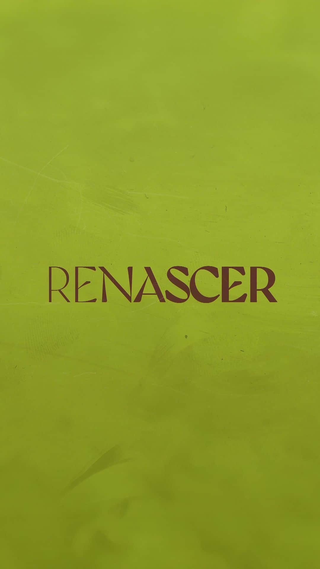 ジュリアナ・パエスのインスタグラム：「É tempo de #Renascer ✨」